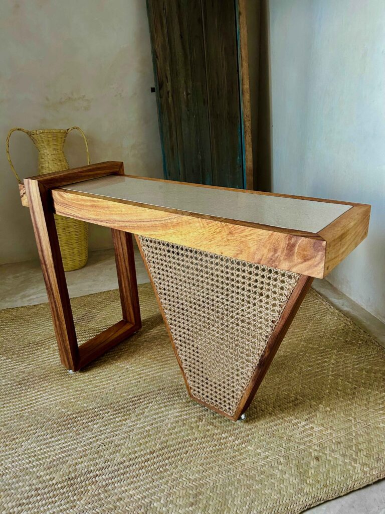 Consola IV